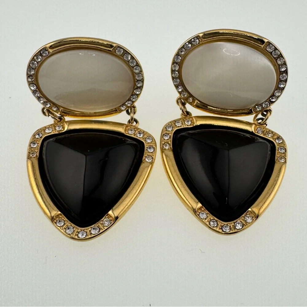 Vintage 80’s Elegant Gold and Black Dangle Clip Earrings - Picture 4 of 8